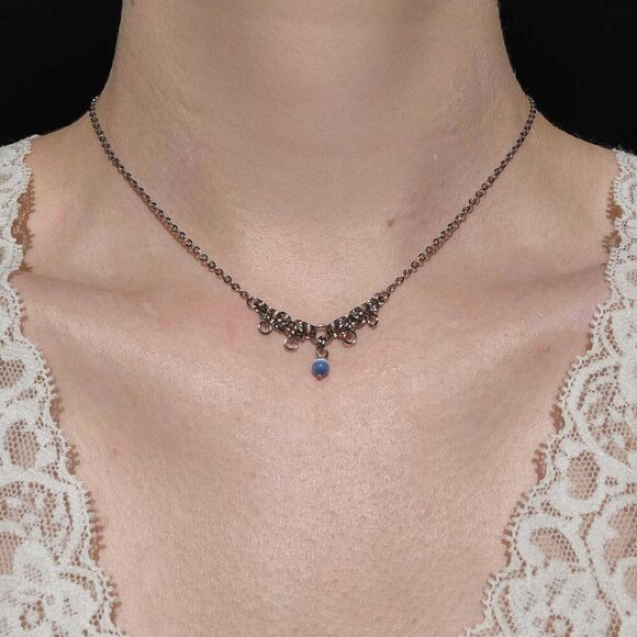 Vintage dainty small pearl and silver necklace with a small silver chain - Picture 1 of 8